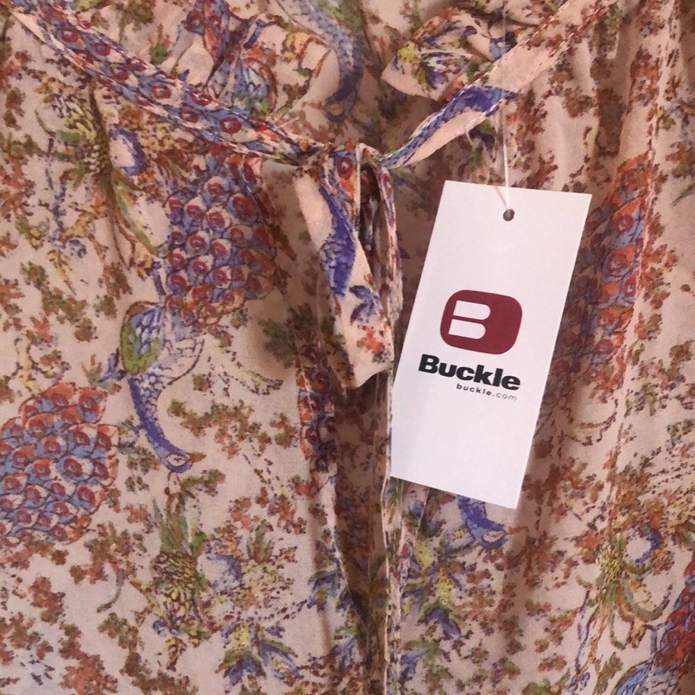 Buckle Blouse - Picture 4 of 9
